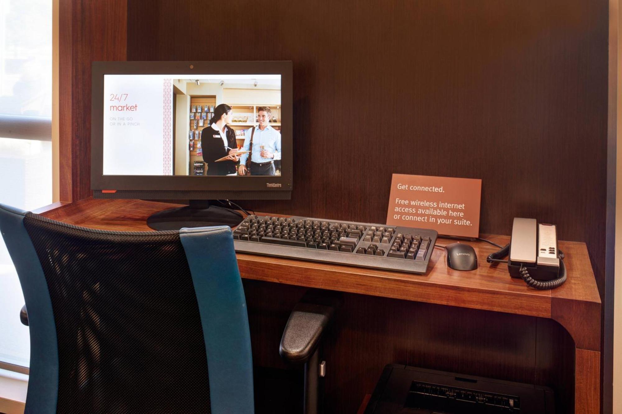 Towneplace Suites By Marriott Detroit Трой Екстериор снимка