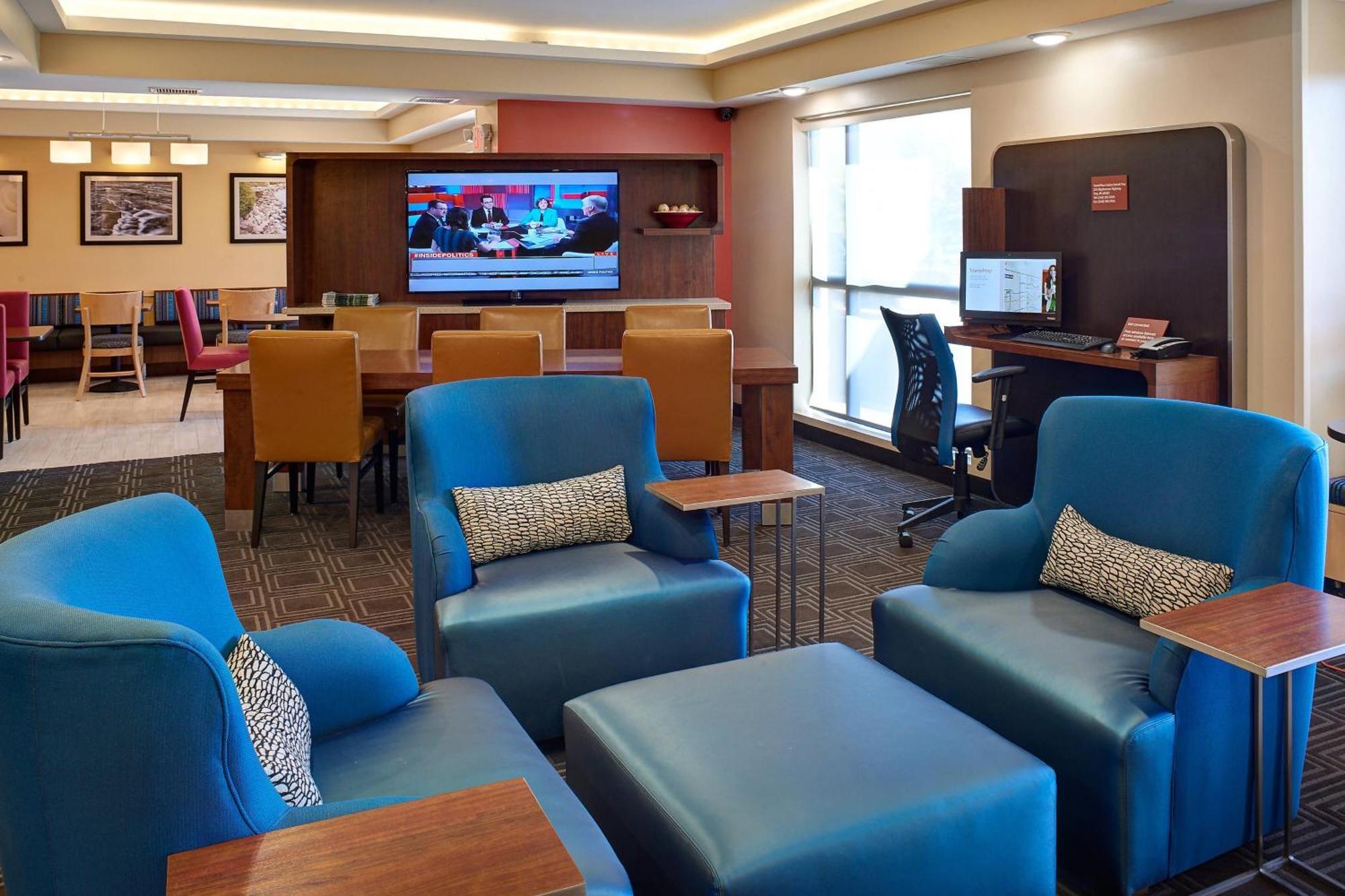 Towneplace Suites By Marriott Detroit Трой Екстериор снимка