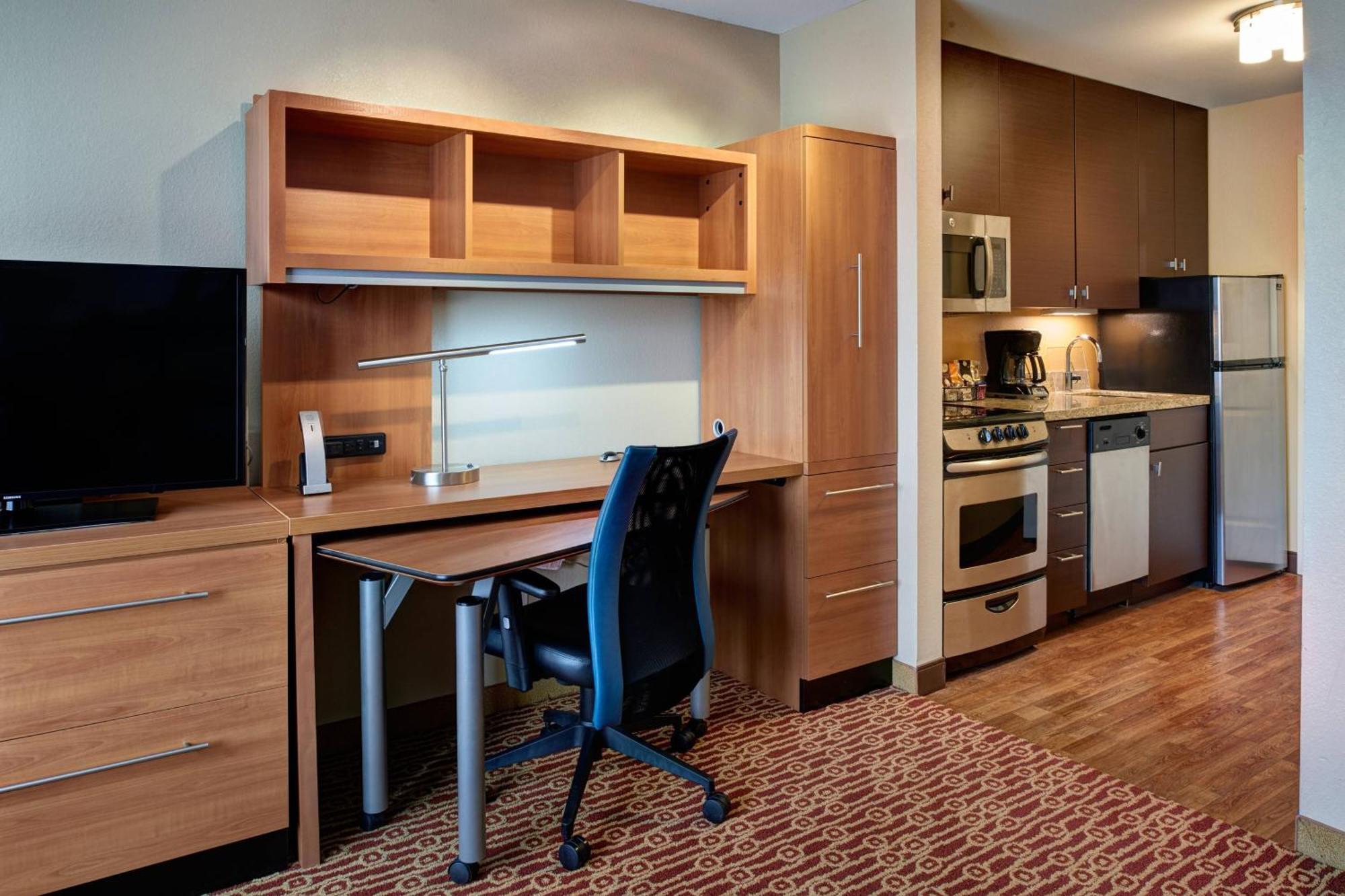 Towneplace Suites By Marriott Detroit Трой Екстериор снимка