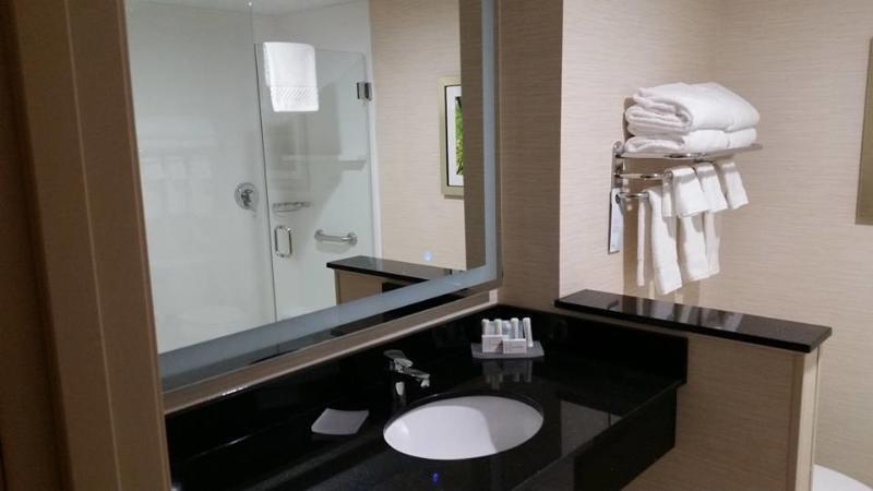 Towneplace Suites By Marriott Detroit Трой Екстериор снимка