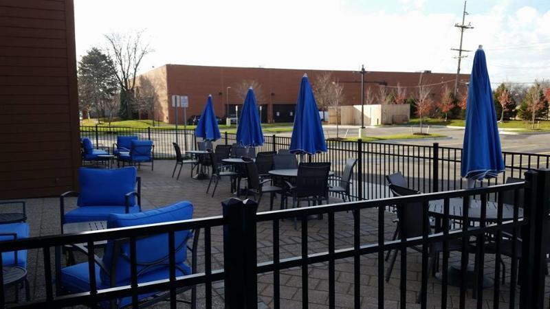 Towneplace Suites By Marriott Detroit Трой Екстериор снимка